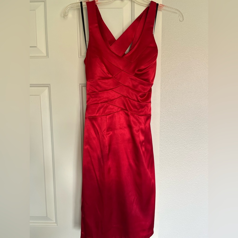 Elegant Red Sleeveless Dress